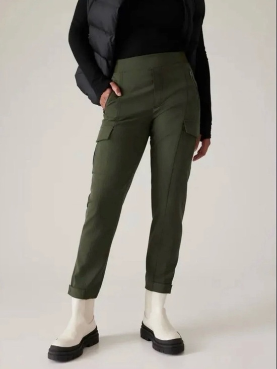 Athleta Pants - Athleta Endless High rise Cargo Pants - Aspen Olive - size 4